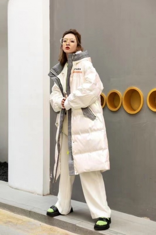 艾莉缇品牌保暖羽绒服,欧洲站潮牌羽绒服,尾货折扣店批发拿货